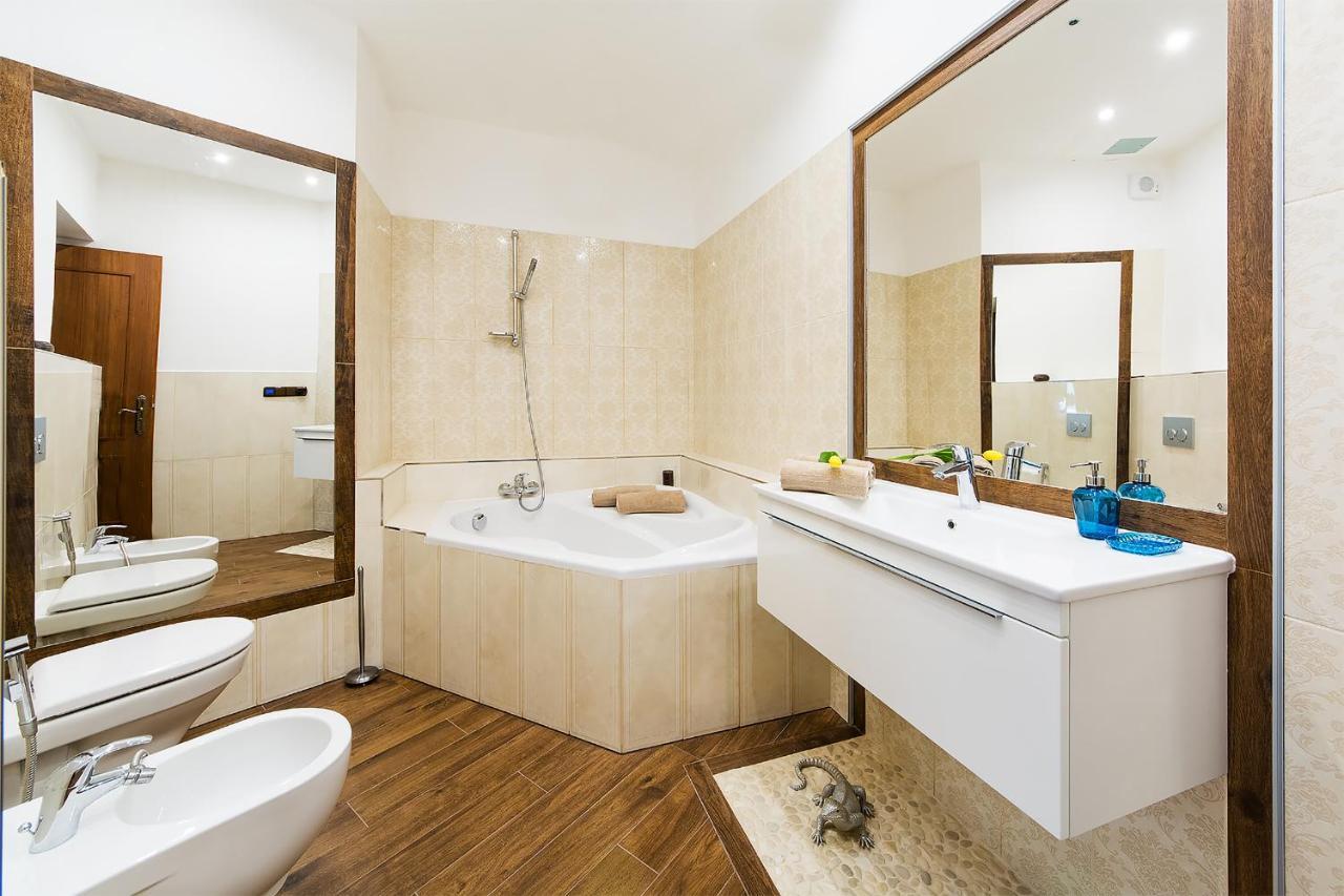 In Heart Of Prague - 2Br 2Ba Elegant Downtown Apt Praga Esterno foto